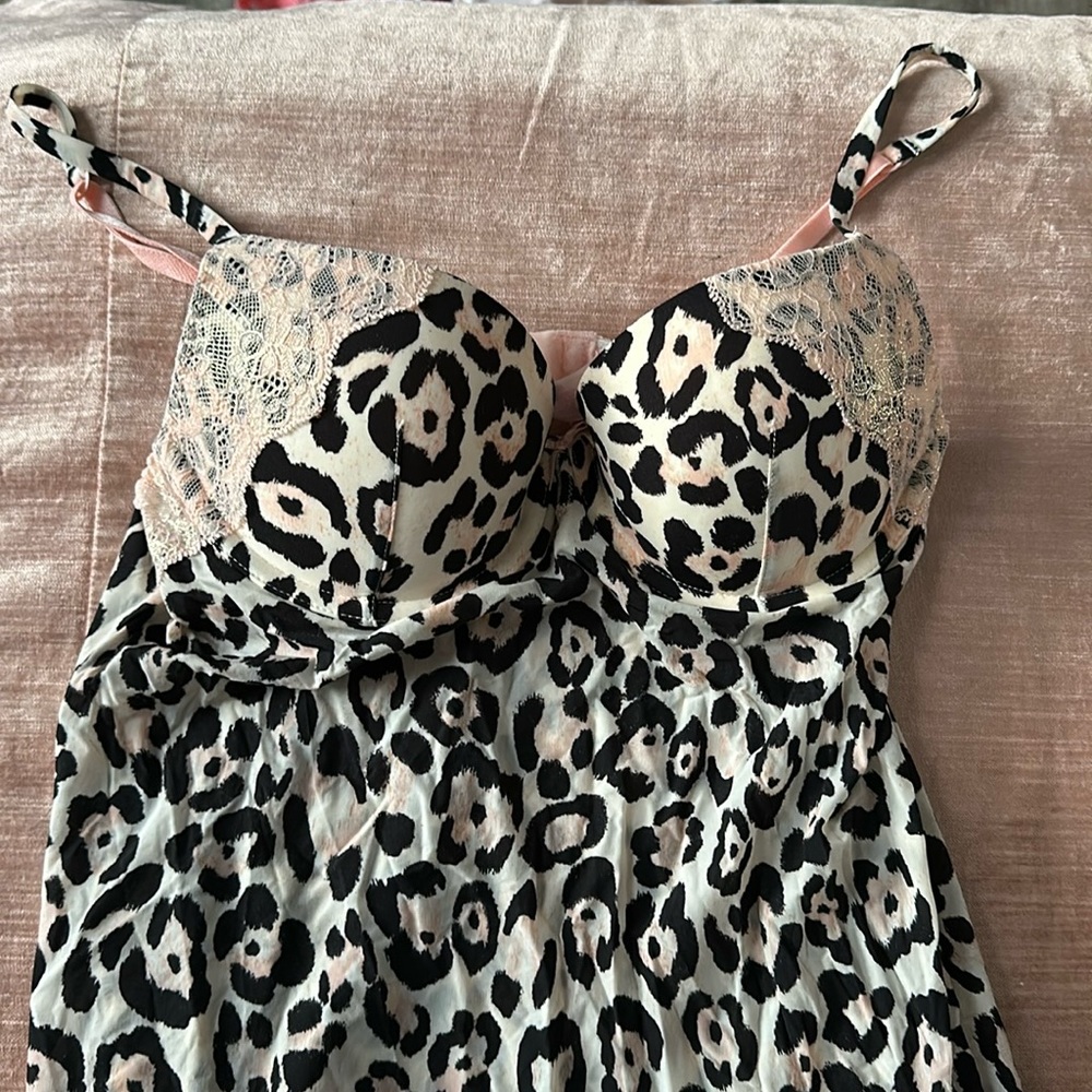 Victoria’s Secret sleepwear 34B. Sexy teddy.